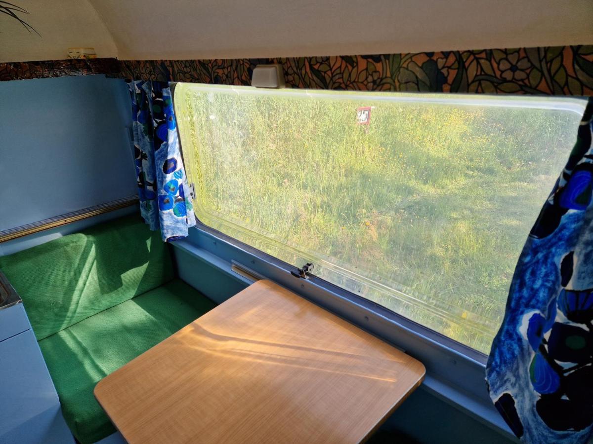 Camping La Foret Du Morvan Vintage Caravan Larochemillay Kültér fotó